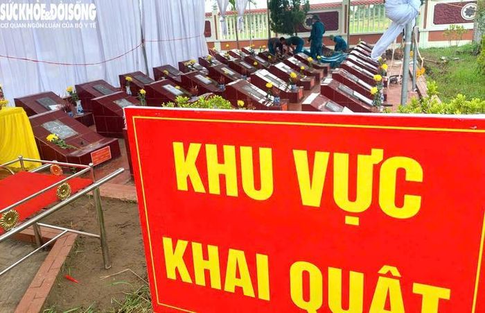 Khu vực khai quật phần mộ chưa xác định danh tính được xã Chí Minh bảo vệ nghiêm ngặt. Ảnh: Đ.Tùy