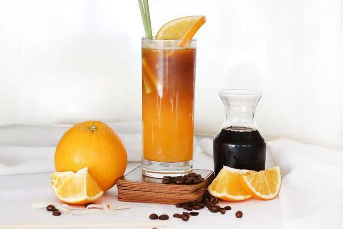 Cold Brew không phải là "thức uống thần kỳ" giúp giảm cân. Giá trị của nó nằm ở chỗ có thể thay thế các đồ uống nhiều đường và nhiều năng lượng nếu được sử dụng đúng cách. Nguồn simexcodl