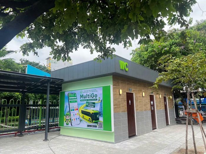 Nhà vệ sinh sạch sẽ, thân thiện tại Bến xe buýt Sài Gòn. Ảnh: FB TTQLGTCC TP.HCM