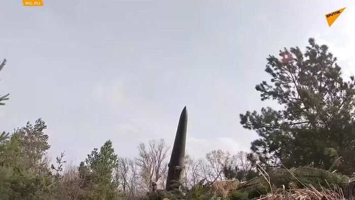 Bộ tư lệnh không quân Ukraine cho biết Nga đã sử dụng 4 tên lửa hành trình siêu thanh Oniks và tên lửa siêu vượt âm Zircon, 24 tên lửa đạn đạo Iskander-M cùng đạn phòng không S-400 hoán cải để tấn công. Ngoài ra còn có 115 UAV các loại tham gia chiến dịch.