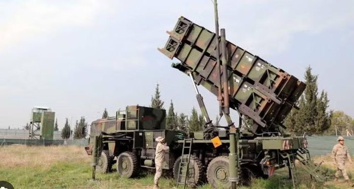 Bộ tư lệnh không quân Ukraine ngày 5/8 thừa nhận không đánh chặn được bất kỳ tên lửa nào trong đợt tập kích gồm 4 tên lửa hành trình siêu thanh Oniks và siêu vượt âm Zircon, 24 tên lửa đạn đạo Iskander-M cùng các tên lửa phòng không S-400 hoán cải do Nga phóng.