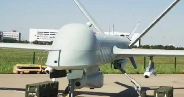 Các UAV trên mặt đất không mang theo vũ khí, nhưng số lượng được triển khai cho thấy KVD002 đã được biên chế trong một đơn vị tác chiến, thay vì chỉ tồn tại dưới dạng nguyên mẫu thử nghiệm.