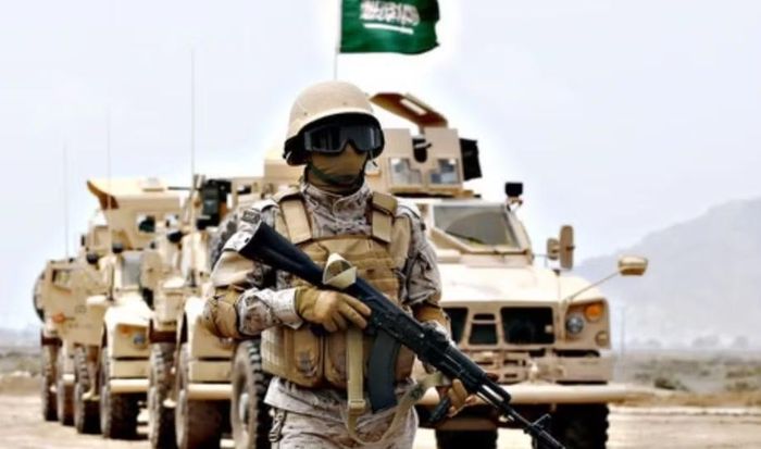 Liên quân do Arab Saudi dẫn đầu bắt đầu can thiệp vào cuộc nội chiến Yemen từ năm 2015 nhằm chống lại lực lượng Houthi. Phần lớn các cuộc giao tranh quy mô lớn đã chấm dứt sau khi hai bên đạt được lệnh ngừng bắn vào năm 2022.