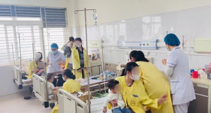 Chăm sóc và điều trị trẻ mắc cúm mùa. BV Bệnh Nhiệt đới Trung ương CC