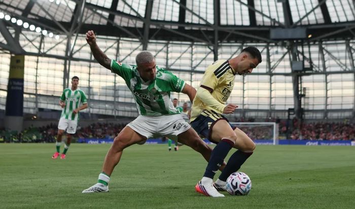 Arsenal để thua Real Betis với tỷ số 1-3 đầy bất ngờ.