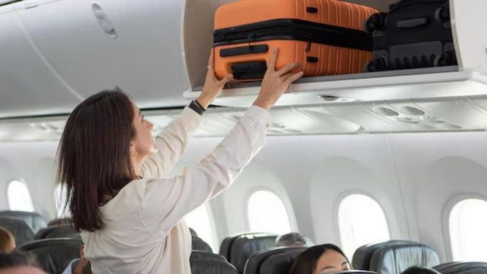 Jetstar sẽ thu phí hành lý xách tay để ở ngăn phía trên từ tháng 2 năm sau. Ảnh: ABC News.