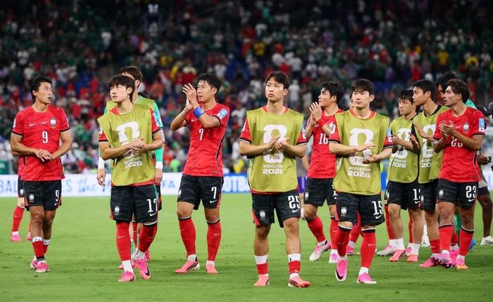  Việc Hàn Quốc dưới thời Hong Myung-bo bị loại ngay vòng bảng World Cup 2026 đẩy tương lai vị HLV Hong Myung-bo vào khủng hoảng. Ảnh: Reuters. 