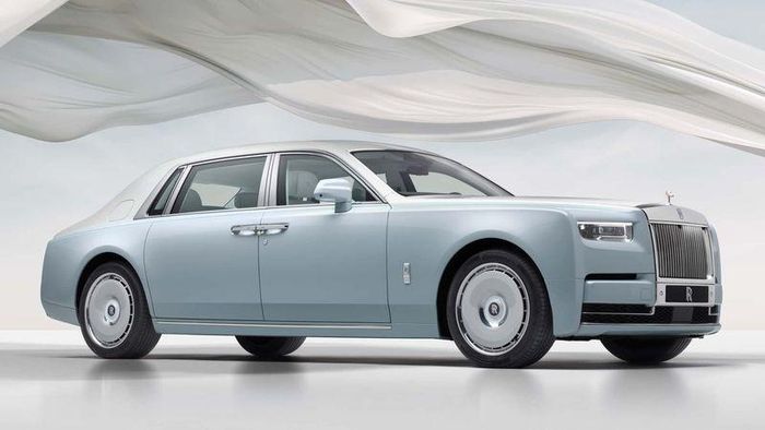  Xe được sơn 2 tone màu ngoại thất. Ảnh: Rolls-Royce. 