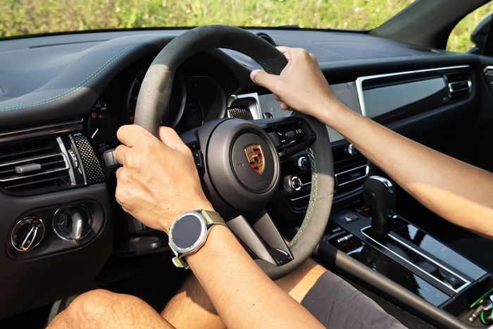  Việc cầm lái xe khi uống bia rượu tìm ẩn nguy cơ tai nạn cao. Ảnh: Đan Thanh. 