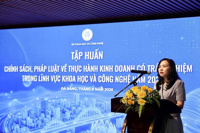 Bà Nguyễn Thị Thu Trang, Phó Vụ trưởng Vụ Pháp chế (Bộ KH&CN) phát biểu khai mạc