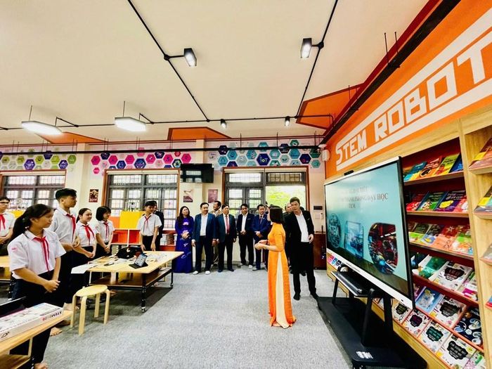 Học sinh Đà Nẵng trải nghiệm mô hình Thư viện số và Phòng học STEM