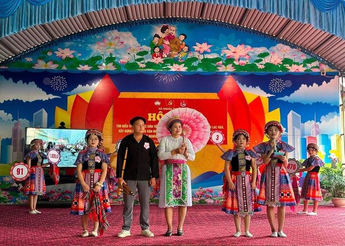 Tham gia Hội thi có 11 đội đến từ 11 thôn trên địa bàn xã, với sự góp mặt của đông đảo đoàn viên, thanh niên và nhân dân. Các đội tham gia tranh tài ở 3 phần thi: màn chào hỏi, trả lời câu hỏi kiến thức và thi năng khiếu