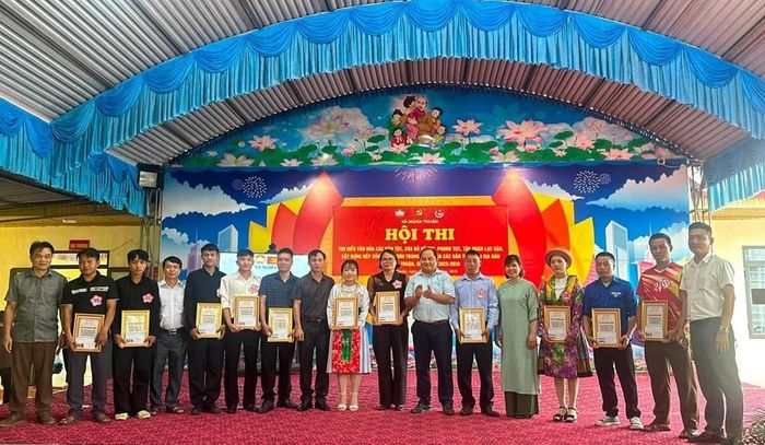 Kết thúc Hội thi, Ban tổ chức đã trao giải Nhất cho thôn Thanh Long, giải Nhì cho thôn Na Cho Cai, 2 giải Ba cho thôn Mã Hồng và Na Lình, 7 giải Khuyến khích cho các đội còn lại và các giải phụ