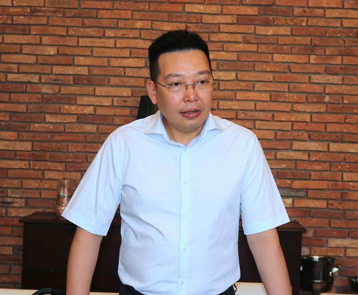 Trưởng đoàn, Tổng Biên tập Báo Văn Hóa Nguyễn Anh Vũ phát biểu tại buổi làm việc với Khách sạn Becamex New City