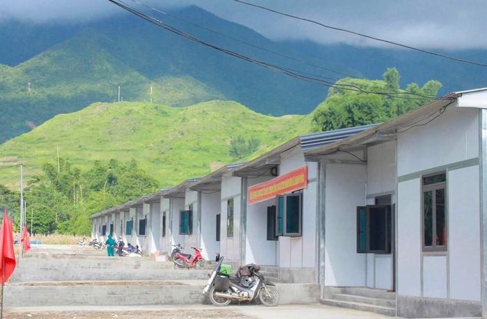Những ngôi nhà mới giúp người dân vùng lũ Mường Than sớm ổn định cuộc sống