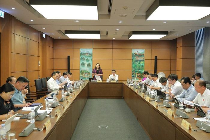 Phiên thảo luận ở Tổ 4 chiều 6.8