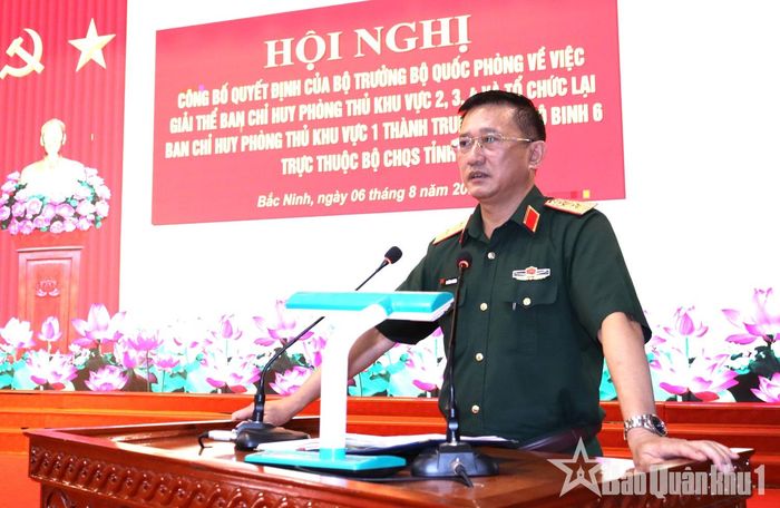 Trung tướng La Công Phương, Ủy viên Ban Chấp hành Trung ương Đảng, Ủy viên Quân ủy Trung ương, Bí thư Đảng ủy, Chính ủy Quân khu phát biểu tại hội nghị. Ảnh: Báo Quân khu 1.