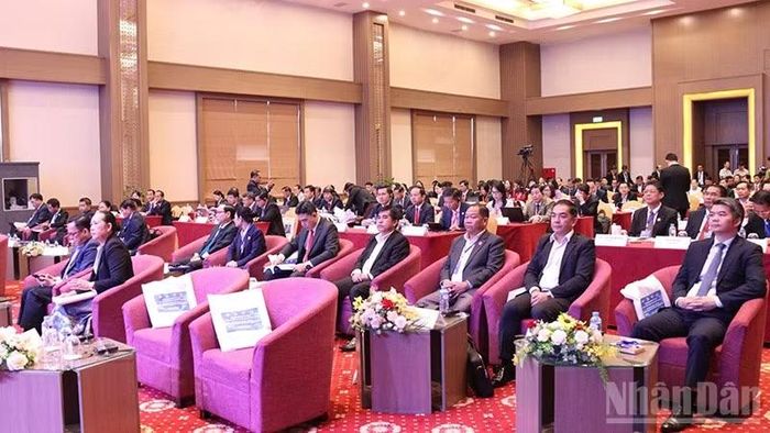 Các đại biểu tham dự hội thảo. (Ảnh: TRỊNH DŨNG)