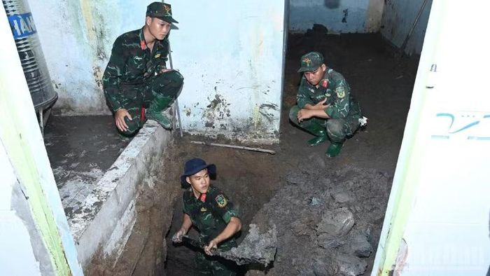 Đội Tìm kiếm, quy tập hài cốt liệt sĩ tập trung triển khai với tinh thần khẩn trương. (Ảnh: Văn Út)
