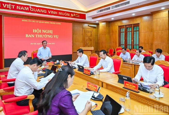 Thường trực Ban Bí thư Trần Cẩm Tú, Bí thư Đảng ủy các cơ quan Đảng Trung ương phát biểu chỉ đạo, kết luận hội nghị. (Ảnh: DUY LINH)