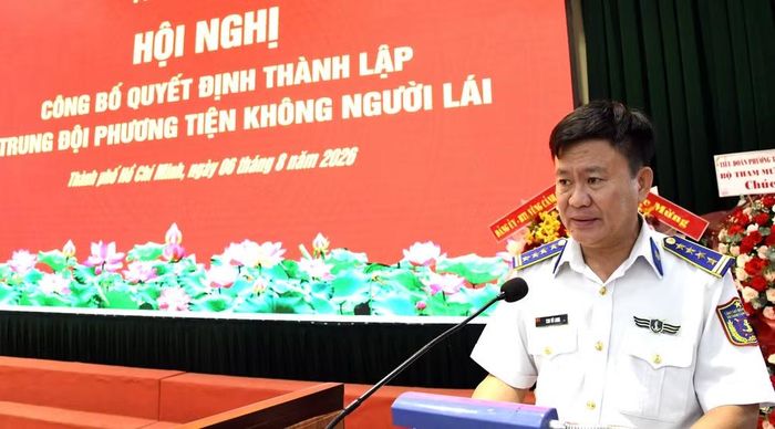 Đại tá Cao Vũ Long, Phó Tư lệnh-Tham mưu trưởng Bộ Tư lệnh Vùng Cảnh sát biển 3 phát biểu chỉ đạo tại hội nghị. (Ảnh: Vùng Cảnh sát biển 3 cung cấp)