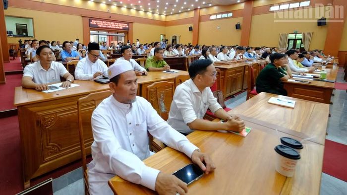 Các đại biểu dự hội nghị.