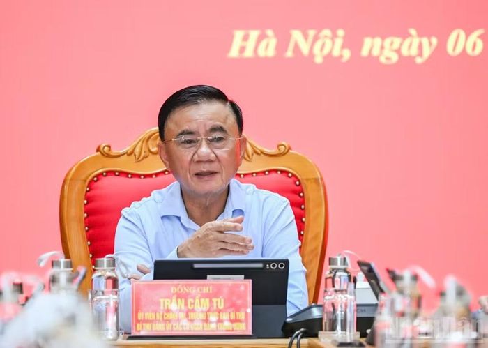 Thường trực Ban Bí thư Trần Cẩm Tú, Bí thư Đảng ủy các cơ quan Đảng Trung ương chủ trì hội nghị. (Ảnh: DUY LINH)