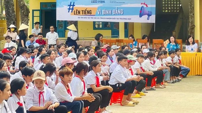 Chủ tịch Ủy ban nhân dân tỉnh Quảng Trị đề nghị các địa phương tổ chức sắp xếp lại hệ thống trường lớp không làm ảnh hưởng đến việc học tập của học sinh. (Ảnh: HƯƠNG GIANG)