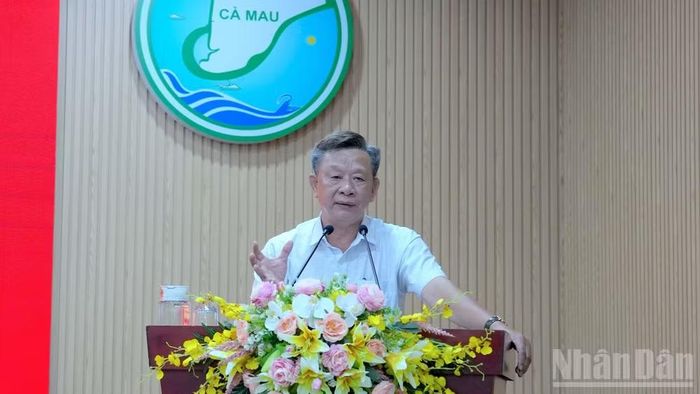 Trưởng Ban Tuyên giáo và Dân vận Tỉnh ủy Cà Mau Hồ Trung Việt triển khai Chuyên đề cụ thể hóa của tỉnh về “Khát vọng phát triển đất nước phồn vinh, hạnh phúc” (giai đoạn 2026-2030). (Ảnh: HỮU TÙNG)