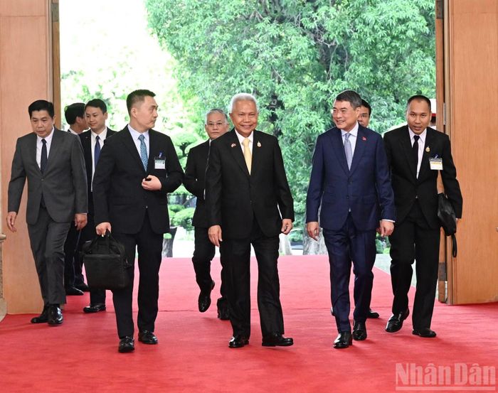 Thủ tướng Lê Minh Hưng đón Chủ tịch Quốc hội kiêm Chủ tịch Hạ viện Vương quốc Thái Lan Sophon Zaram.