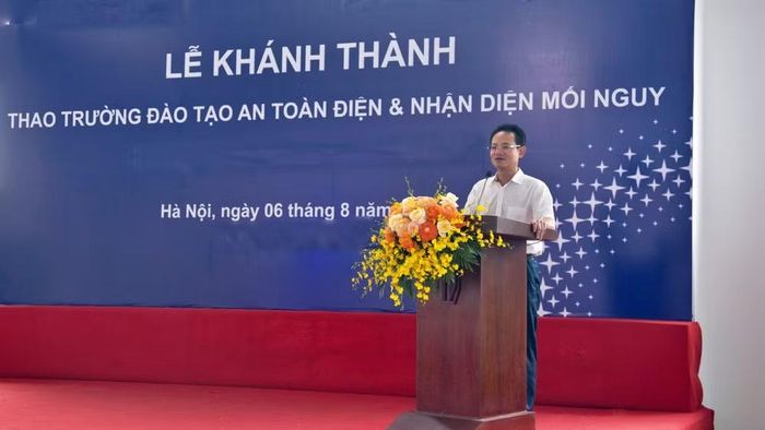 Tổng Giám đốc EVNNPC Nguyễn Đức Thiện phát biểu tại buổi lễ. (Ảnh: LÊ CHI)