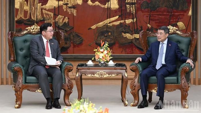 Thủ tướng Chính phủ Lê Minh Hưng tiếp Đại sứ Malaysia tại Việt Nam Tan Yang Thai. (Ảnh: Trần Hải) 