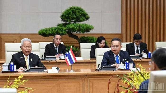 Chủ tịch Quốc hội kiêm Chủ tịch Hạ viện Vương quốc Thái Lan Sophon Zaram phát biểu ý kiến tại buổi hội kiến. (Ảnh: Trần Hải)