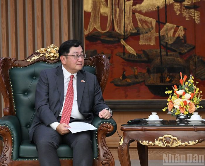 Đại sứ Malaysia Tan Yang Thai phát biểu tại cuộc tiếp.