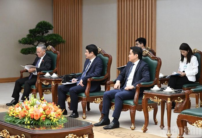 Đại diện lãnh đạo các bộ, ban, ngành của Chính phủ Việt Nam dự cuộc tiếp.