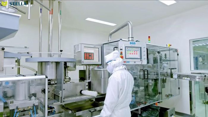 Tất cả các thuốc hóa dược đều được sản xuất tại các cơ sở đạt tiêu chuẩn Thực hành tốt sản xuất thuốc (GMP). (Ảnh: Bình Minh)