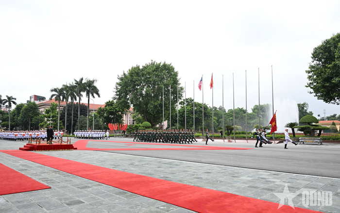 Quang cảnh lễ đón. Ảnh: TRỌNG HẢI