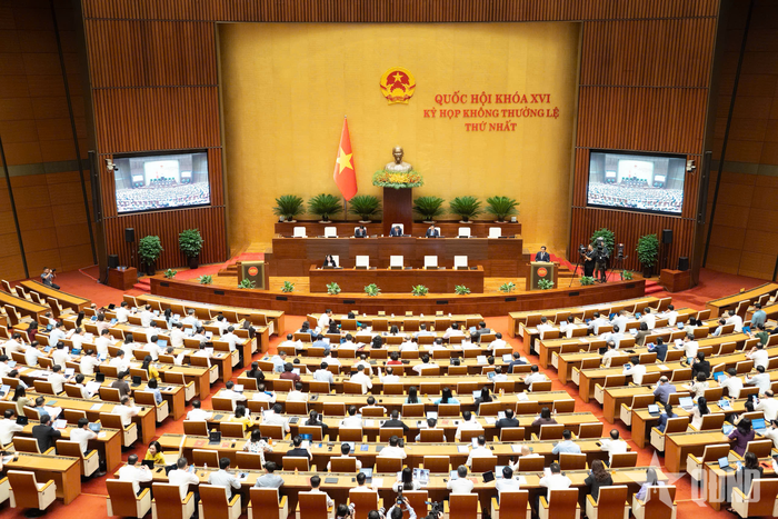 Quang cảnh Kỳ họp không thường lệ thứ nhất, Quốc hội khóa XVI, sáng 6-8. 