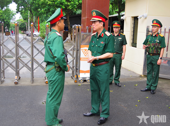  Trung tướng Đỗ Văn Thiện kiểm tra công tác bảo đảm kỹ thuật, nền nếp xây dựng chính quy tại Kho KT887.