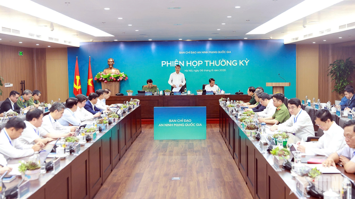 Thủ tướng Lê Minh Hưng chủ trì phiên họp lần thứ hai năm 2026 của Ban Chỉ đạo An ninh mạng quốc gia. Ảnh: LÊ HIẾU