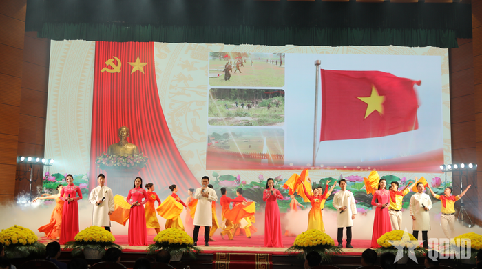 Tiết mục văn nghệ chào mừng hội nghị.