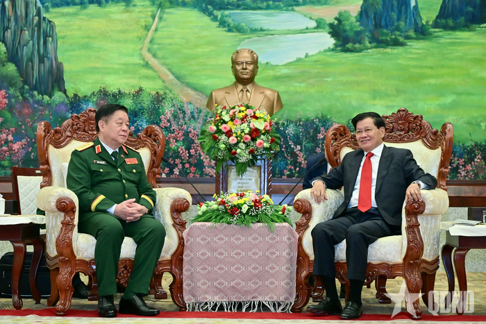 Tổng Bí thư, Chủ tịch nước Lào Thongloun Sisoulith và Đại tướng Nguyễn Trọng Nghĩa.
