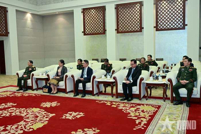 Các đại biểu dự buổi tiếp. 