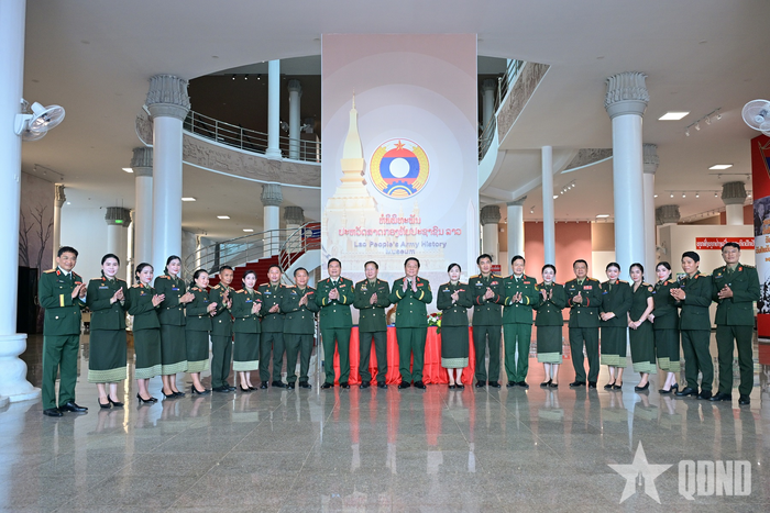 Các hoạt động của Đại tướng Nguyễn Trọng Nghĩa cùng đoàn cán bộ chính trị cấp cao QĐND Việt Nam tại Bảo tàng Lịch sử QĐND Lào.