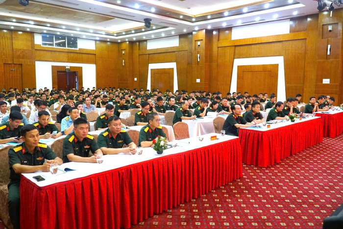 Các đại biểu tham gia lớp huấn luyện về vật liệu nổ công nghiệp, tiền chất thuốc nổ.