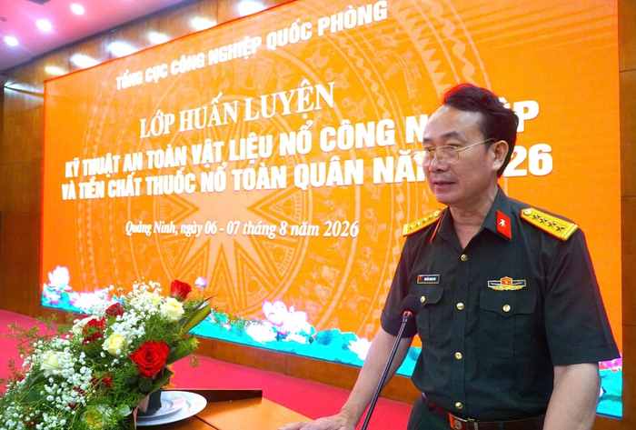 Đại tá Nguyễn Quang Huy, Phó cục trưởng Cục Quản lý công nghệ (Tổng cục Công nghiệp Quốc phòng) phát biểu khai mạc lớp huấn luyện.