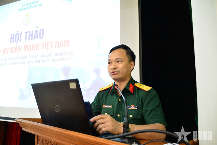 Đại tá, TS Nguyễn Trung Dũng, Viện trưởng Viện Nghiên cứu 486 phát biểu tại hội thảo.