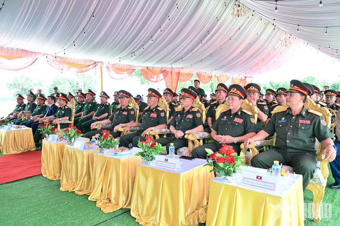 Các đại biểu dự lễ khởi công xây dựng doanh trại Tiểu đoàn 988.