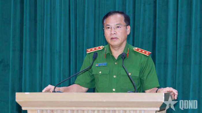 Thượng tướng Nguyễn Văn Long chủ trì hội nghị.