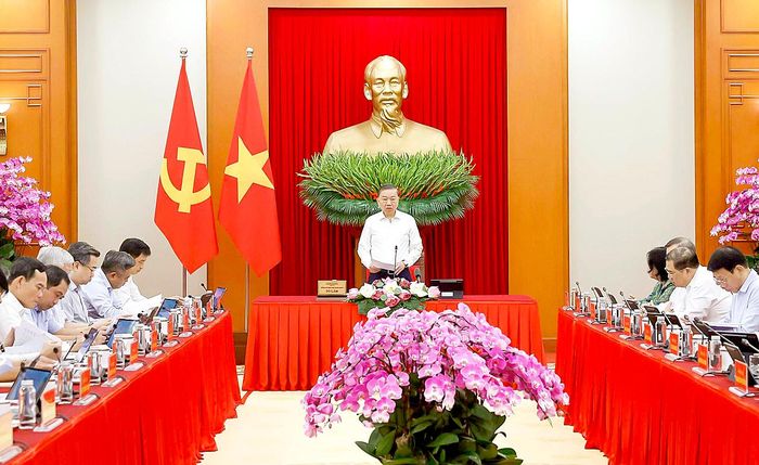  Tổng Bí thư, Chủ tịch nước Tô Lâm, Trưởng Ban Chỉ đạo Trung ương về tổng kết thực tiễn và nghiên cứu sửa đổi, bổ sung Điều lệ Đảng phát biểu chỉ đạo. Ảnh: TTXVN 